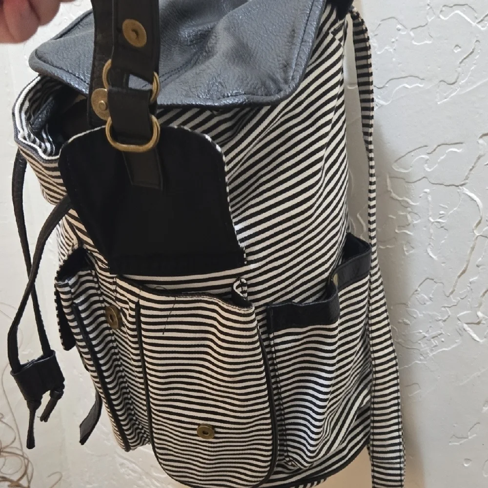Expressions Chic Black and White Tote